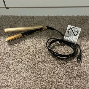 CHI hair straightener